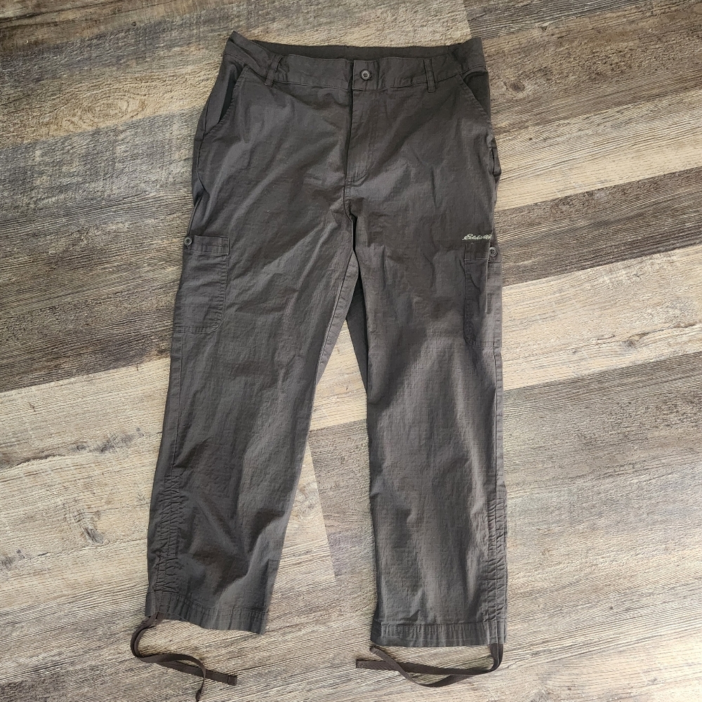 Eddie Bauer Womens Size M Lightweight Hiking Cropped Pants  Dark Taupe